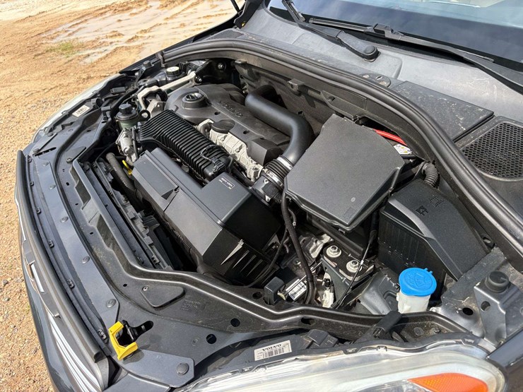 2016-volvo-xc60-image-25