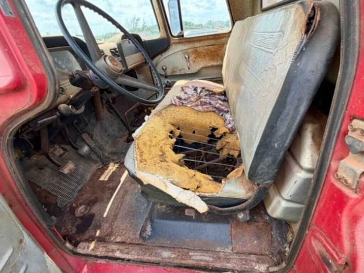 1960-chevrolet-60-image-21