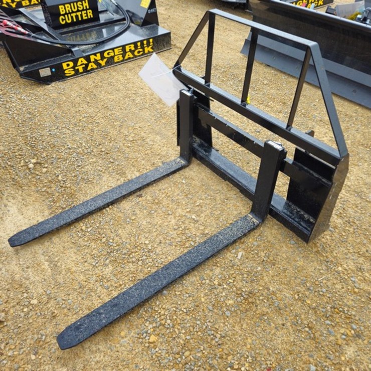 #5133 • 2026 Mower King SA 48" Pallet Fork