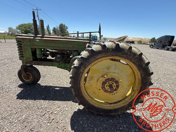 1947-john-deere-b-image-3