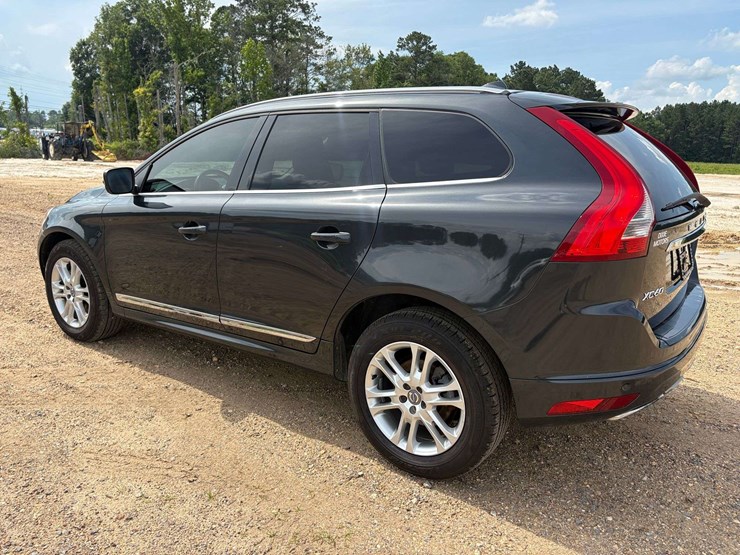 2016-volvo-xc60-image-2