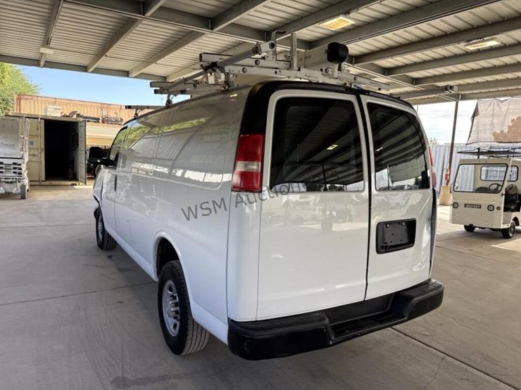 2016-chevrolet-express-2500-image-7