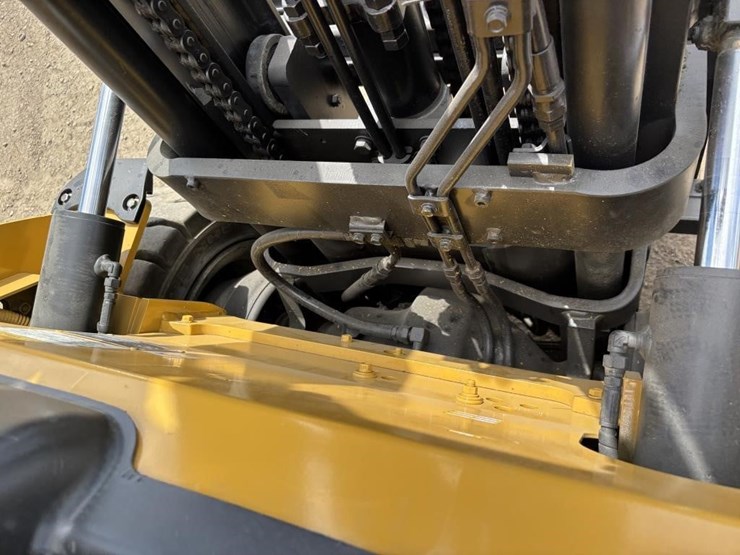 caterpillar-gp30n-image-14