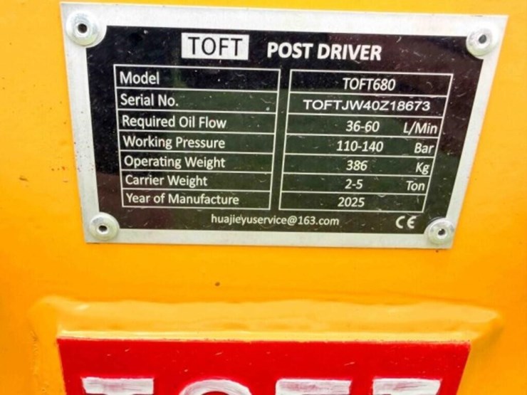 toft-680-hydraulic-skid-steer-post-pounder/driver-image-5