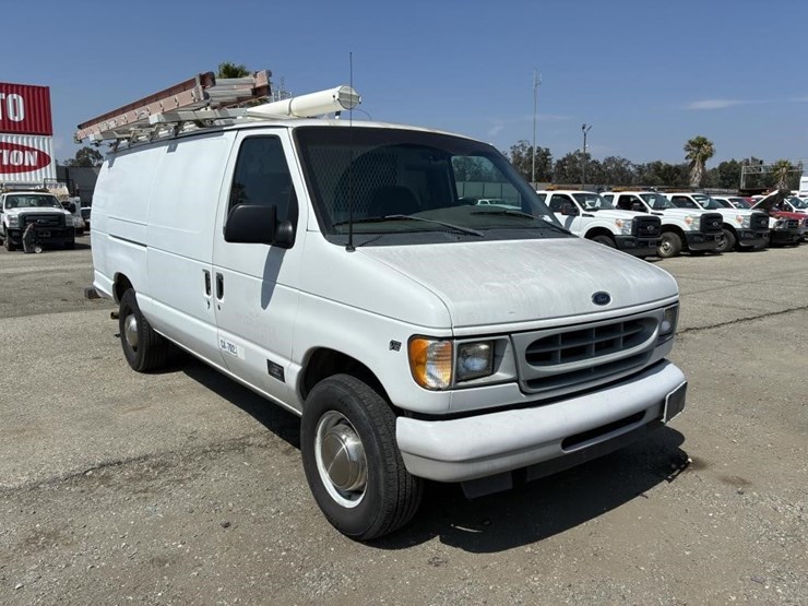 2002-ford-e350-sd-image-2