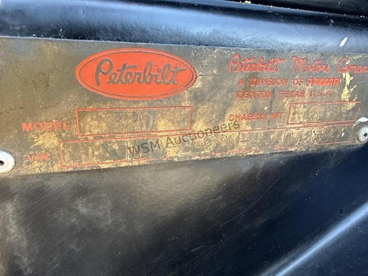 1995-peterbilt-320-image-30