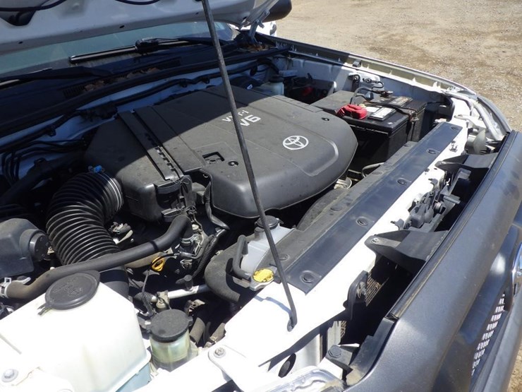 2013-toyota-tacoma-image-11
