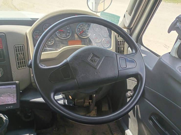 2015-international-durastar-4300-image-59