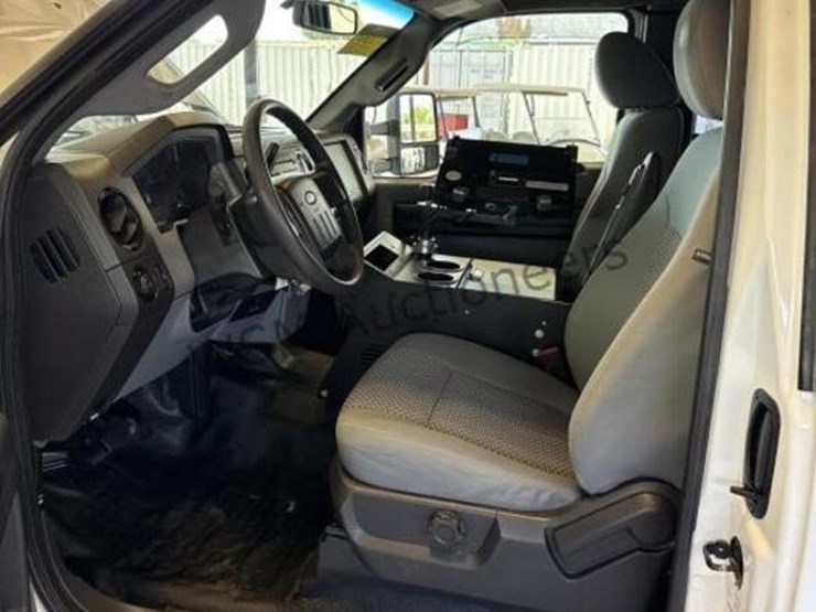 2016-ford-f550-image-29