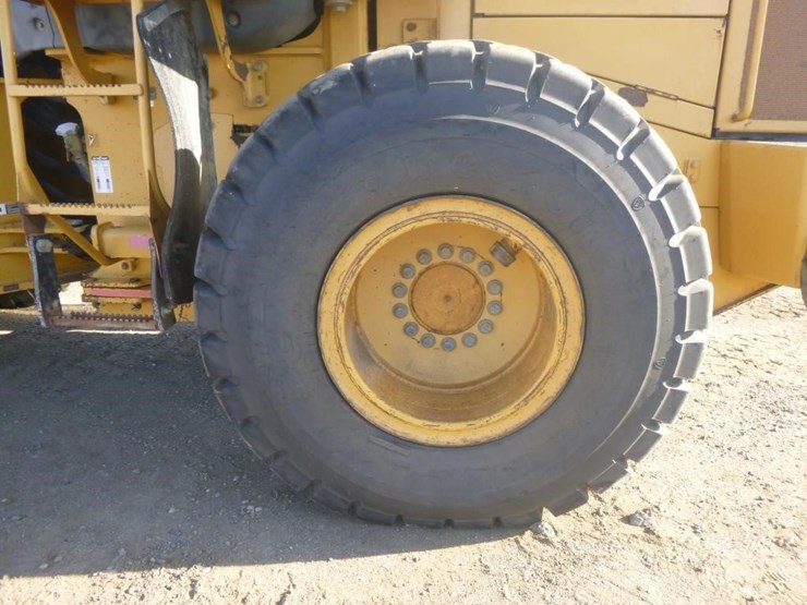2005-deere-624j-image-40