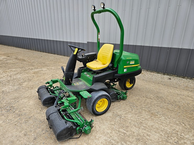 john-deere-2500e-image-1