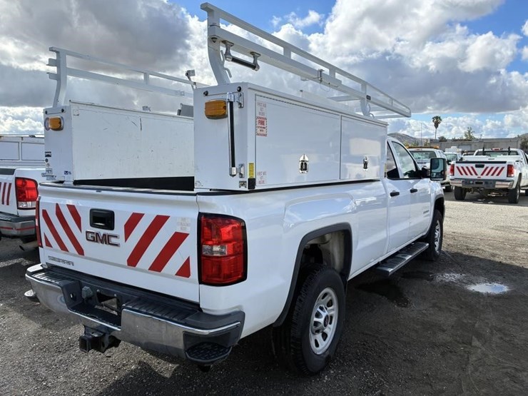 2015-gmc-3500hd-image-3