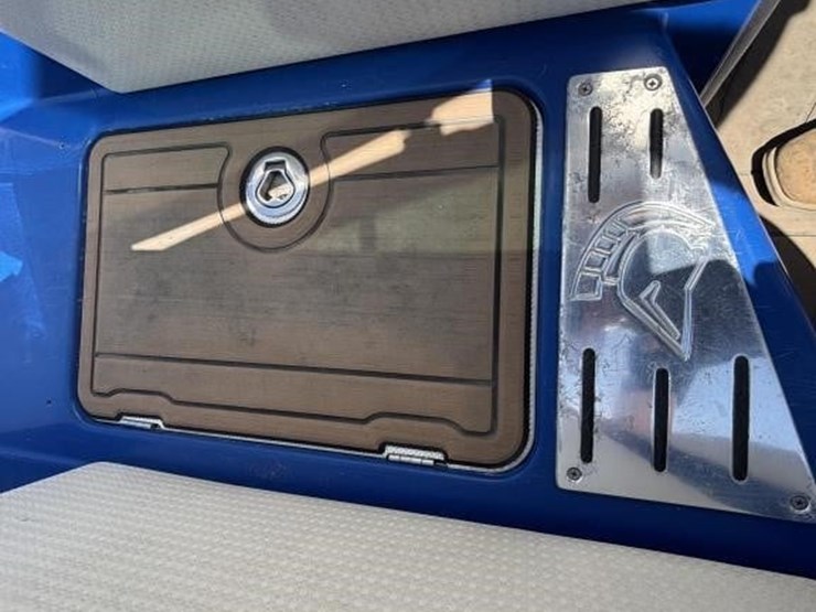 2008-unknown-trailer-image-26