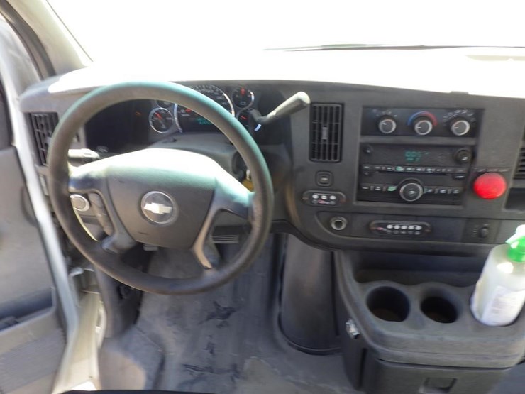 2009-chevrolet-express-3500-image-8