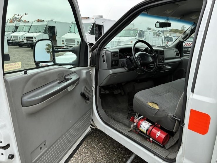 2002-ford-f350-xlt-image-17