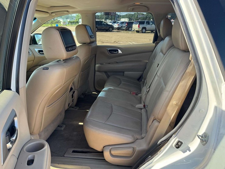 2014-nissan-pathfinder-sl-image-19