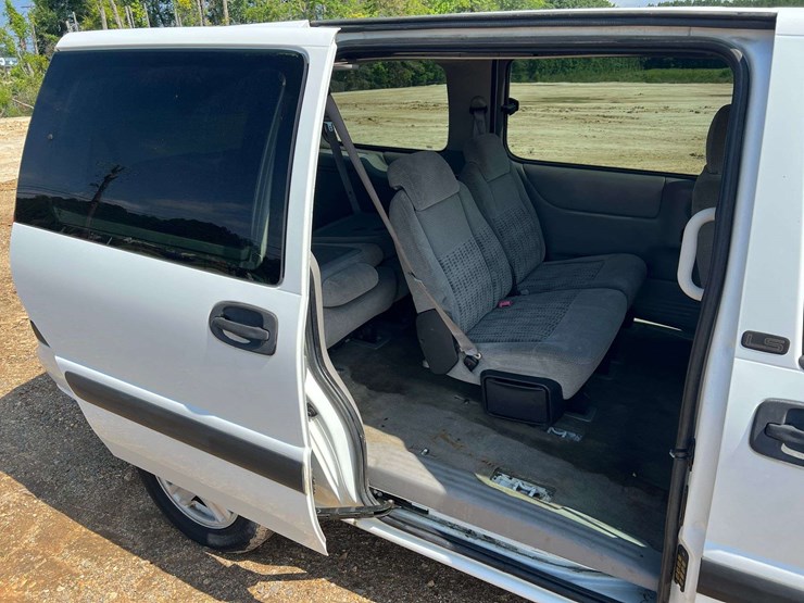 2004-chevrolet-venture-image-18