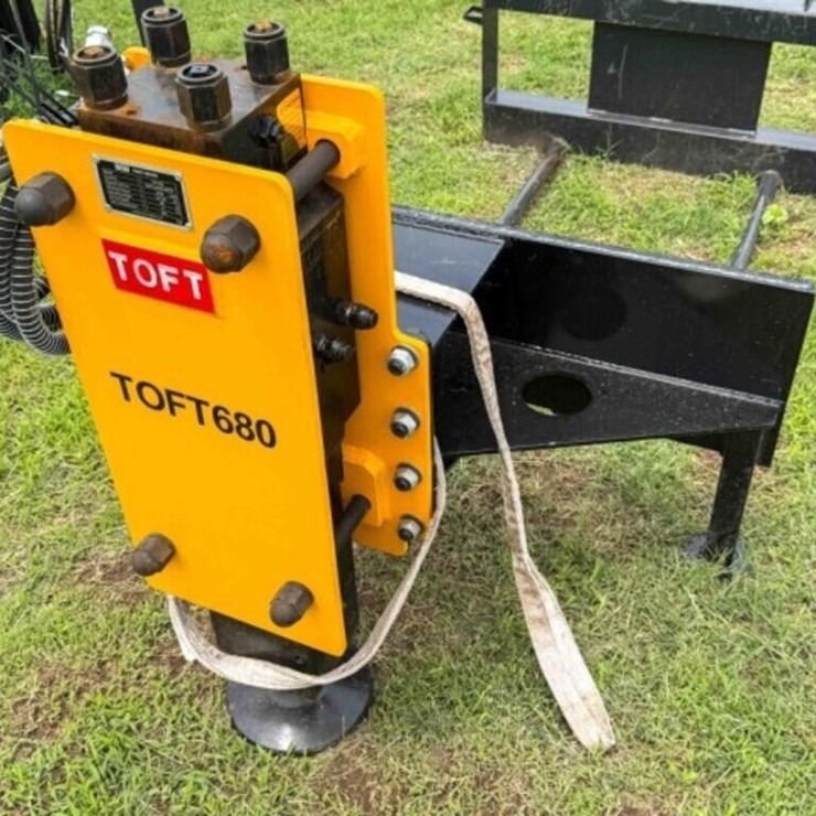 Toft 680 Hydraulic Skid Steer Post Pounder/Driver