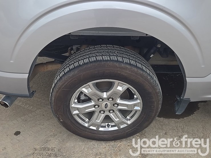 2021-ford-f150-xlt-image-12