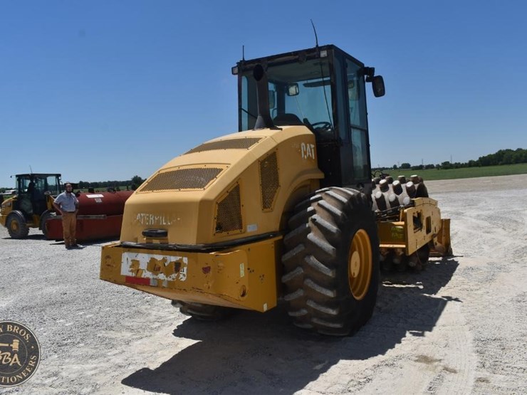 2012-caterpillar-cp56-image-17