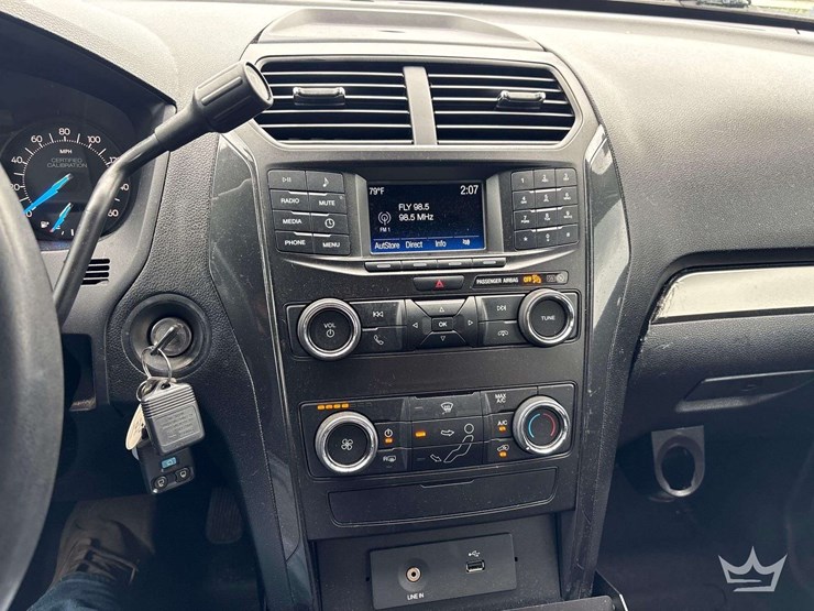 2019-ford-explorer-image-13