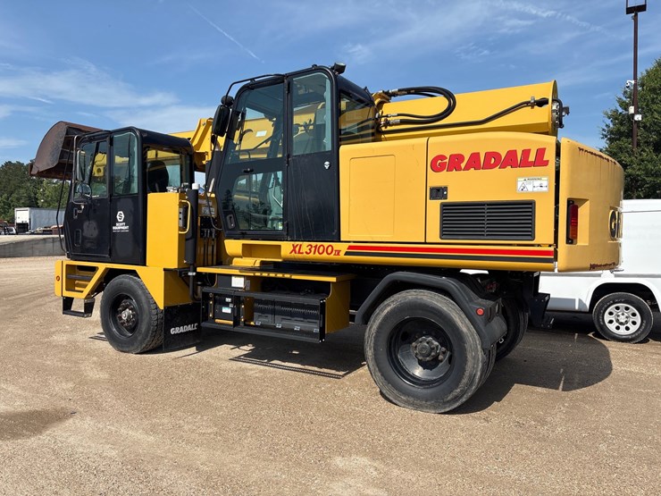 2016-gradall-xl3100-iv-image-4