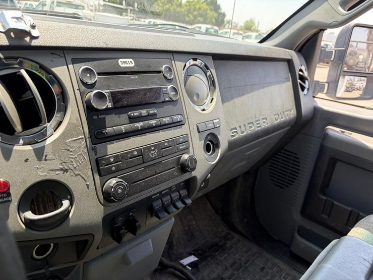 2012-ford-f550-image-26