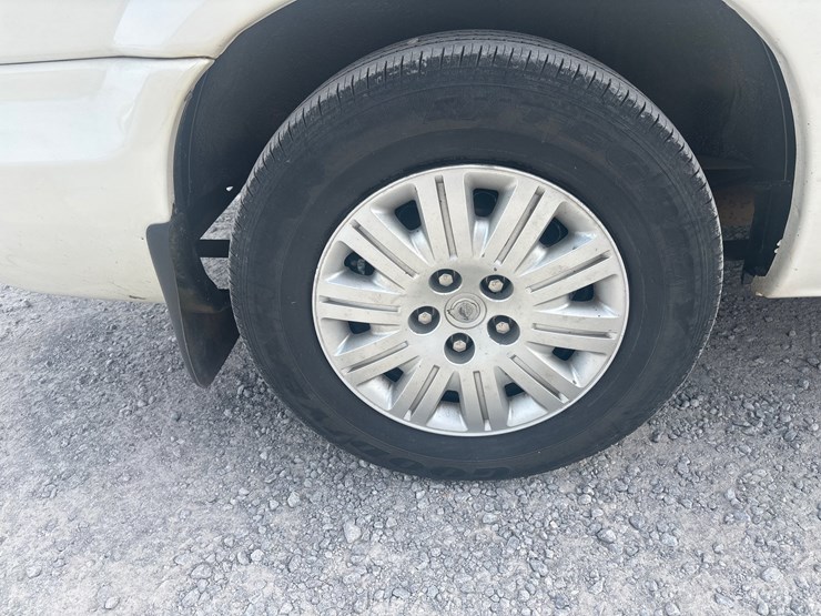 2003-dodge-caravan-image-12
