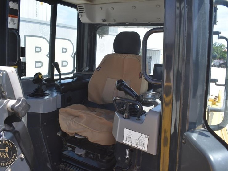 2016-komatsu-d61pxi-24-image-50