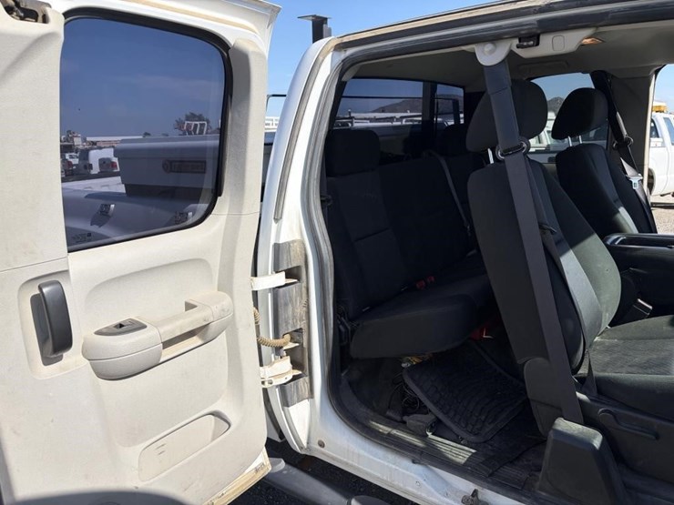 2012-gmc-2500hd-image-13