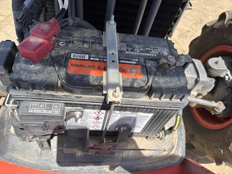 2018-kubota-m5-111d-image-40