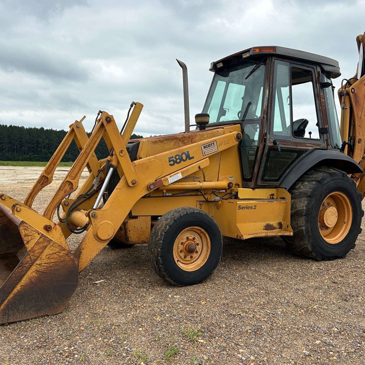 1999 CASE 580
