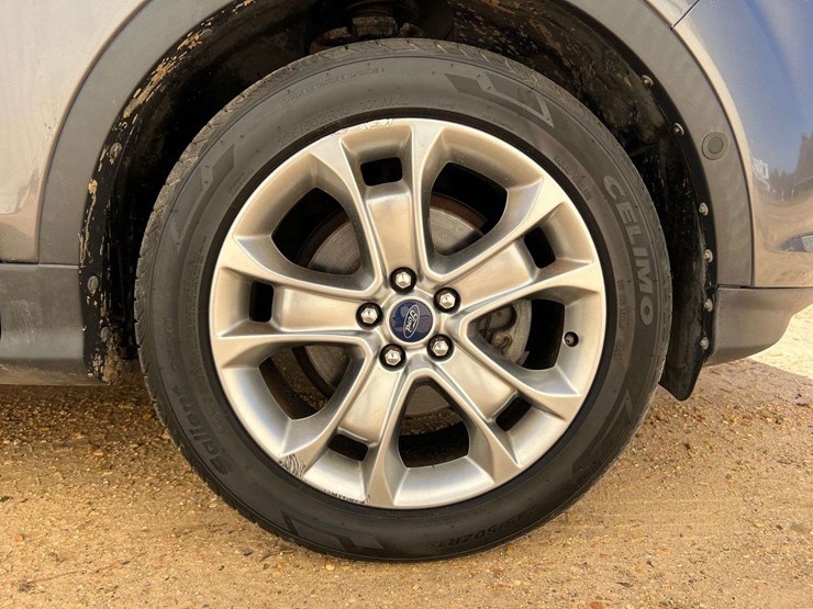 2014-ford-escape-titanium-image-23