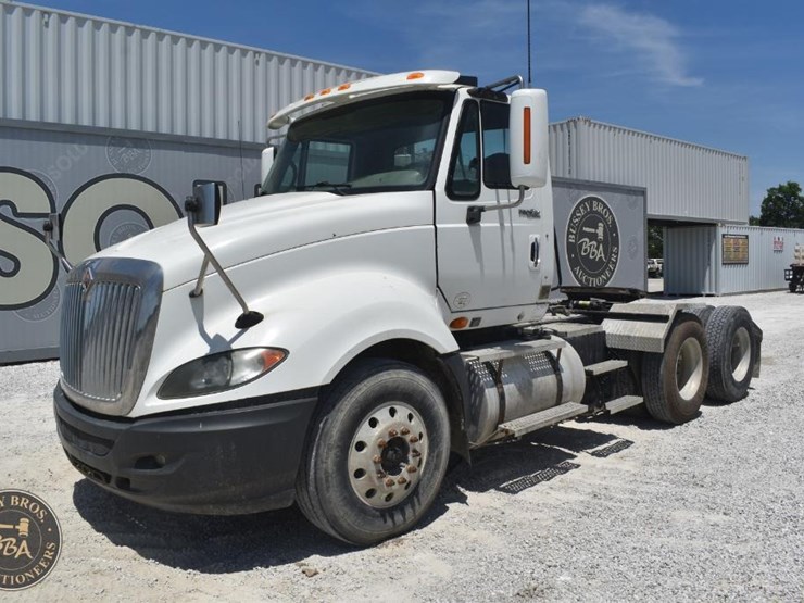 2010-international-prostar-image-9