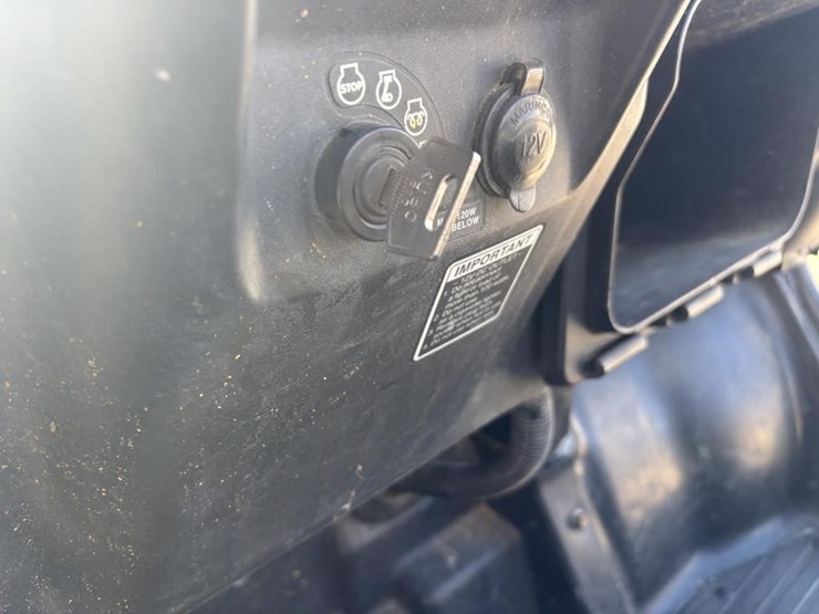 2020-kubota-rtv-x900-image-15