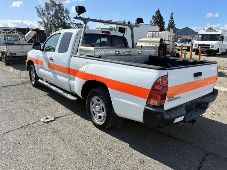2013-toyota-tacoma-image-5