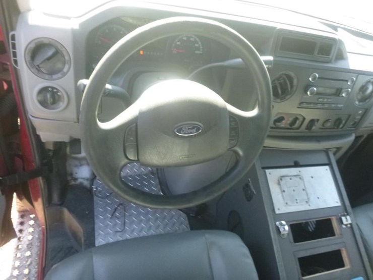2014-ford-e350-image-13