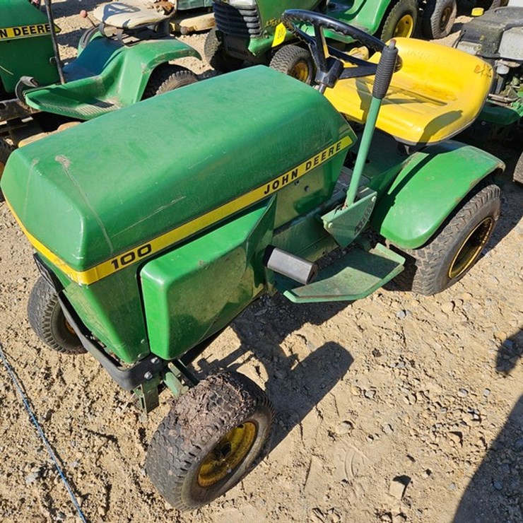 JOHN DEERE 100