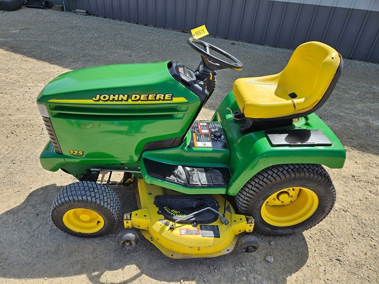 john-deere-325-image-2