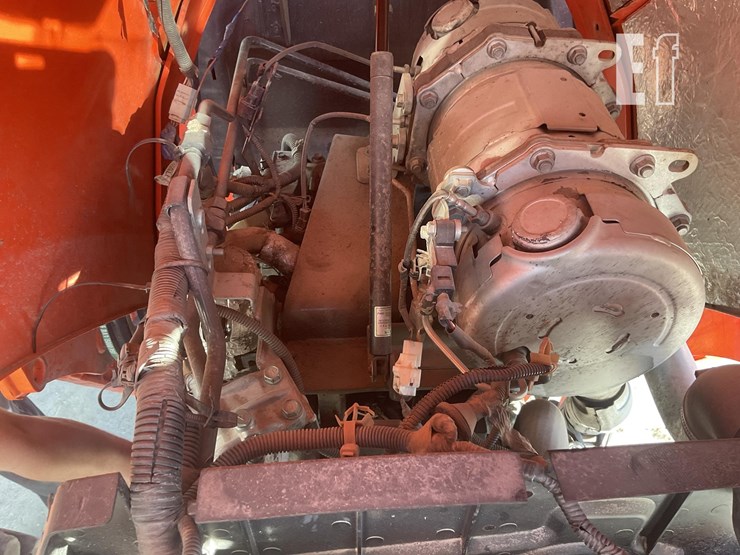 2019-kubota-m7060-image-15