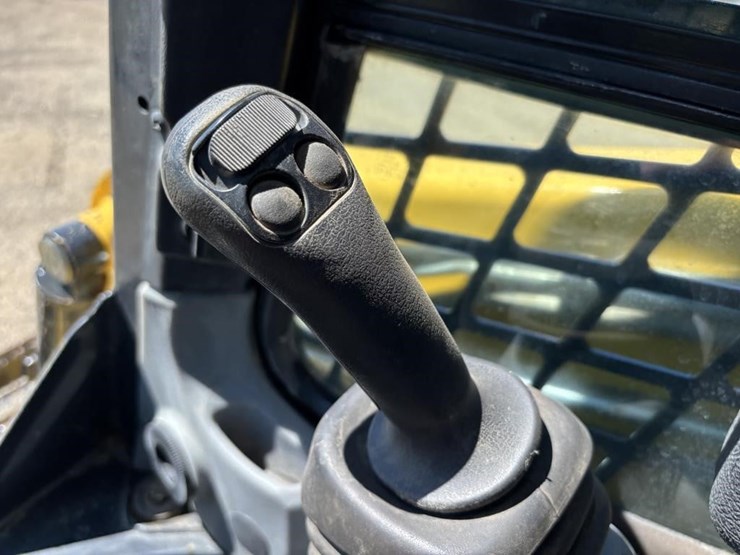 2018-yanmar-s220r-image-30