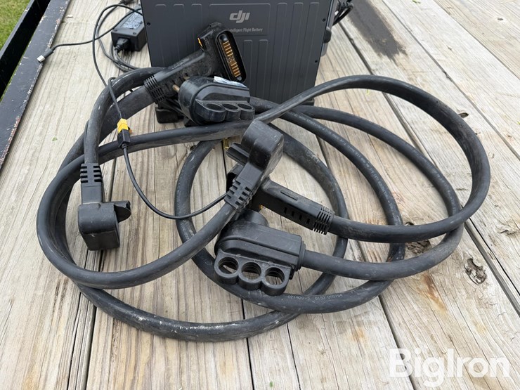 dji-agras-t40-drone-charging-equipment-image-15
