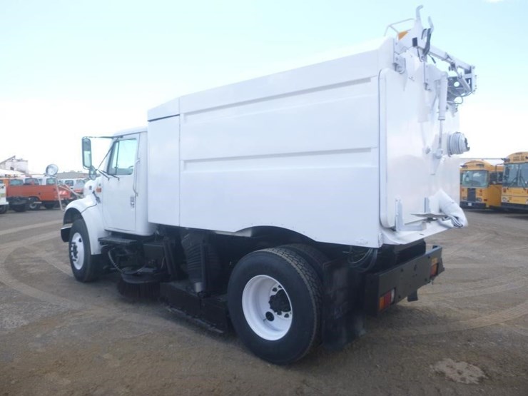 2000-international-4700-image-4