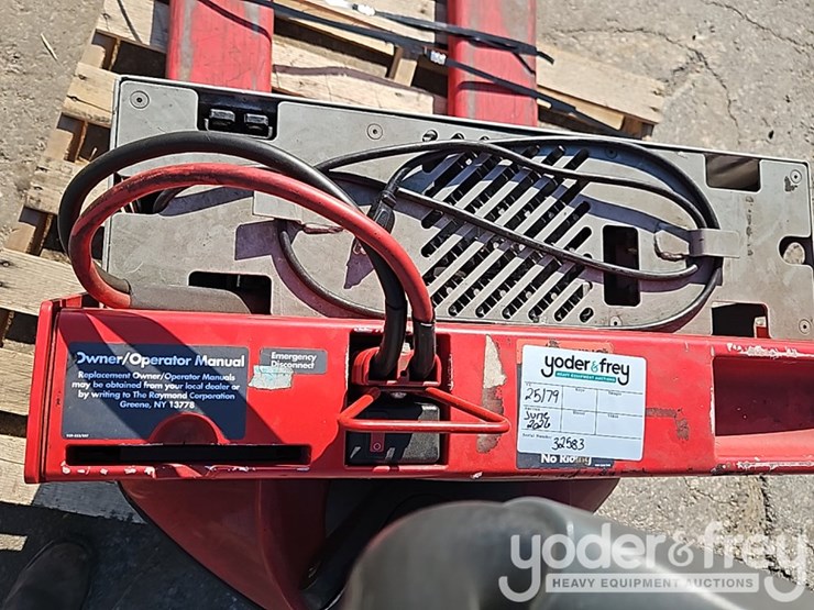 2014-raymond-102tf45l-image-11