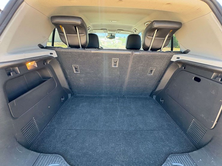 2019-chevrolet-trax-4-door-suv-(131,255-miles)-image-19