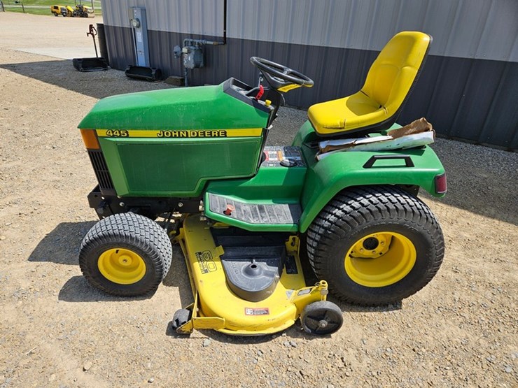 john-deere-445-image-2