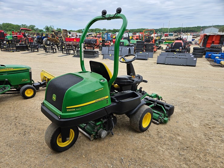 john-deere-2500e-image-5