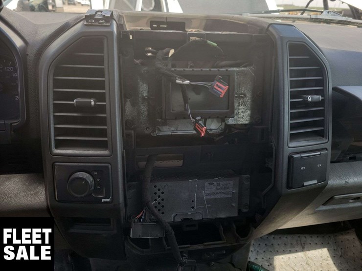 2021-ford-f550-image-18