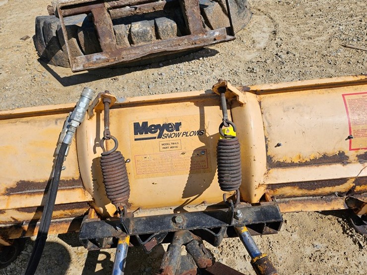 #5104-•-meyer-6'6"-snow-plow-for-skid-loader-image-11
