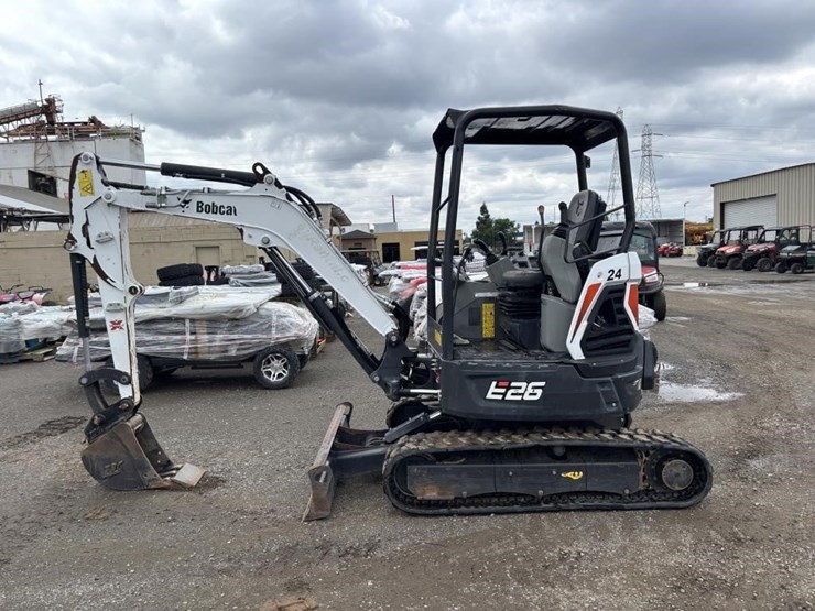2021-bobcat-e26-image-5